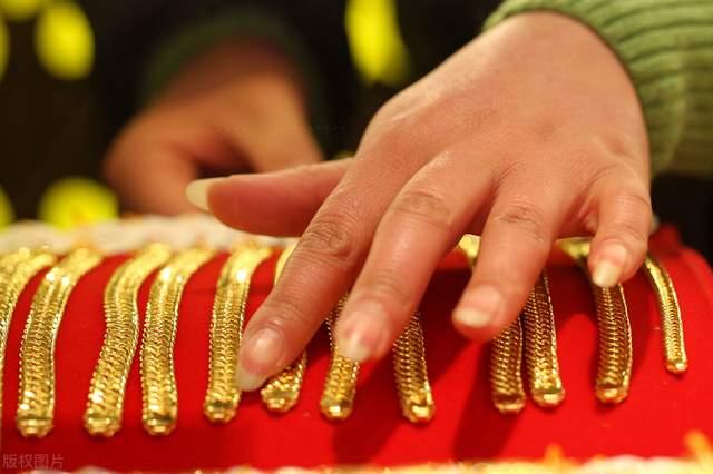 普通人都有些什么渠道可以投资黄金?(图1) 普通人都有些什么渠道可以投资黄金?(图1)