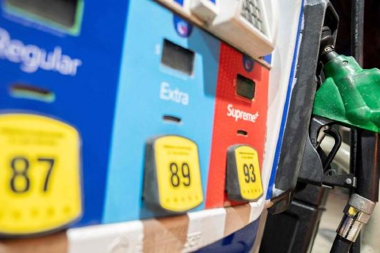 周五美油收高4.1% 汽油期货创历史新高(图1) 周五美油收高4.1% 汽油期货创历史新高(图1)