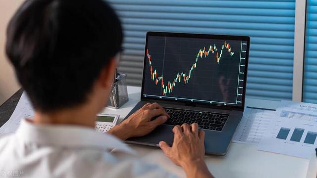 从8万做到3000万,草根期货高手苏冰的“正收益”交易模式解析(图2) 从8万做到3000万,草根期货高手苏冰的“正收益”交易模式解析(图2)