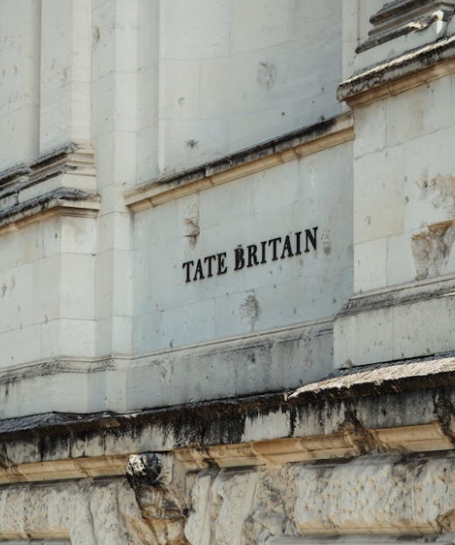 英国央行(BoE)在最新的货币政策决议中宣布将基准利率维持在5.0%(图1) 英国央行(BoE)在最新的货币政策决议中宣布将基准利率维持在5.0%(图1)