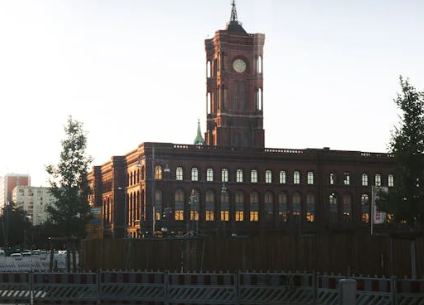 欧洲央行进退两难?欧洲央行还会继续降息吗(图1) 欧洲央行进退两难?欧洲央行还会继续降息吗(图1)