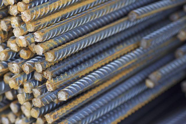 铁矿石突发大跌，螺纹钢冲高回落，12月份钢材价格会大跌吗？(图1)